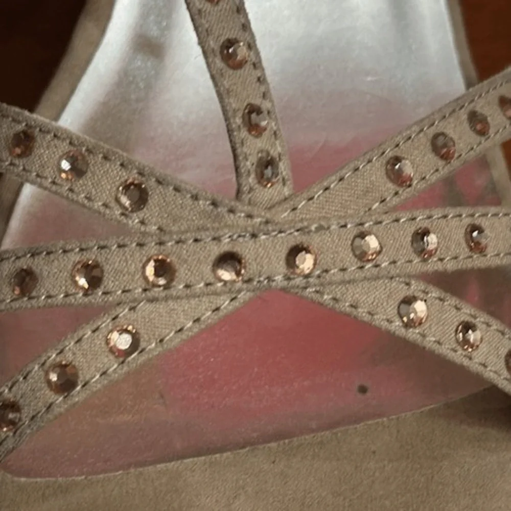 Badgley Mischka Wedge Sandals Womens Tan‎ Suede Rhinestone Strappy Cage 5M